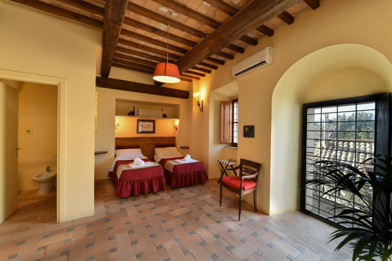 Castello Costaguti Hotel Roccalvecce Exterior photo