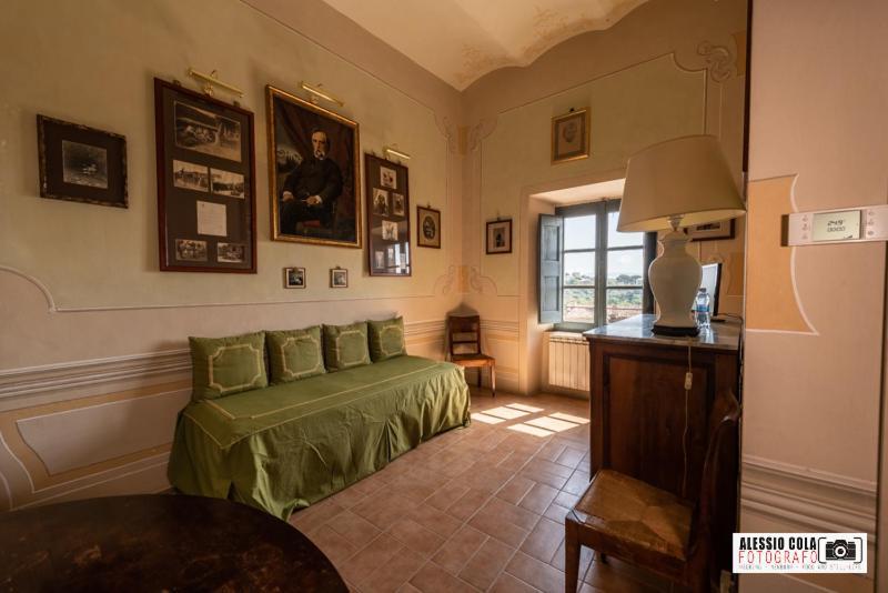 Castello Costaguti Hotel Roccalvecce Exterior photo